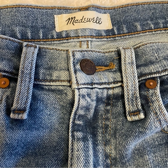 NWT Madewell Jeans The Girljean in Berryton Wash: Distressed Edition - Picture 10 of 16